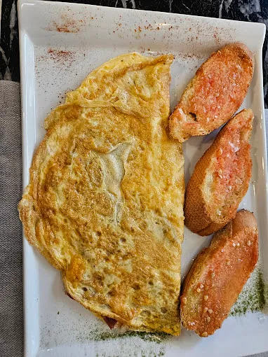 Las Hermanas platos